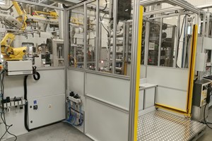 Automatyczne stanowisko do obrotu dachu współpracujące z robotem FANUC - 10