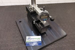 Przyrząd do pomiaru grubości płyt akumulatorowych - 10