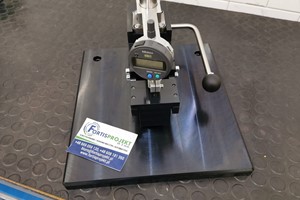 Przyrząd do pomiaru grubości płyt akumulatorowych - 8