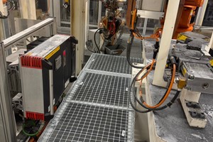 Podesty serwisowe w stacjach zrobotyzowanych  - 32