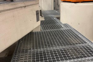 Podesty serwisowe w stacjach zrobotyzowanych  - 24