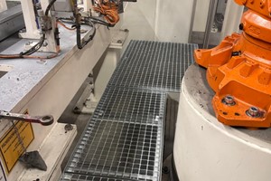 Podesty serwisowe w stacjach zrobotyzowanych  - 25