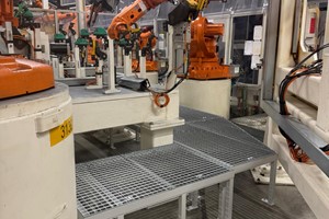 Podesty serwisowe w stacjach zrobotyzowanych  - 21