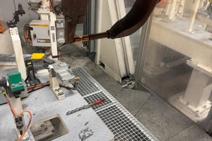 Podesty serwisowe w stacjach zrobotyzowanych  - 19