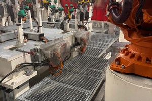 Podesty serwisowe w stacjach zrobotyzowanych  - 11